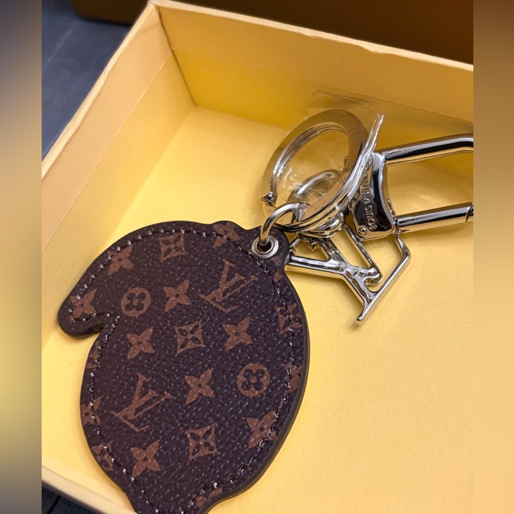LV citrus oversized  Bag Charm Key Holder Lemon Monogram - Picture 7 of 7